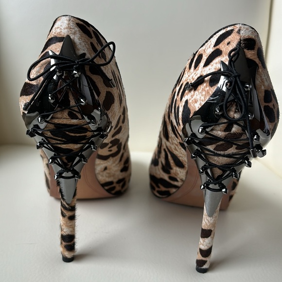 Sam Edelman Animal Print Metal and Lace Up Back Detail Shoes - Picture 3 of 10